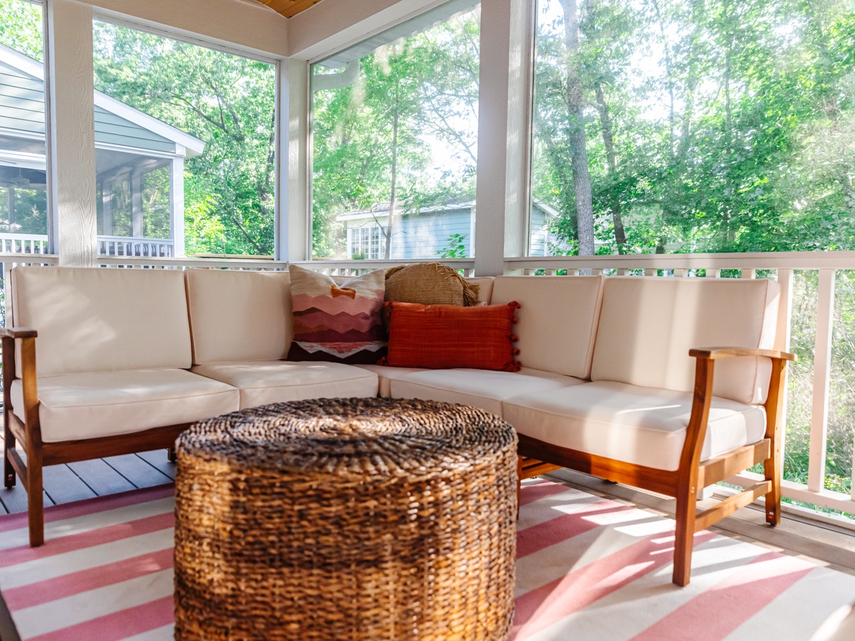 Outside Living | Screened in Porch