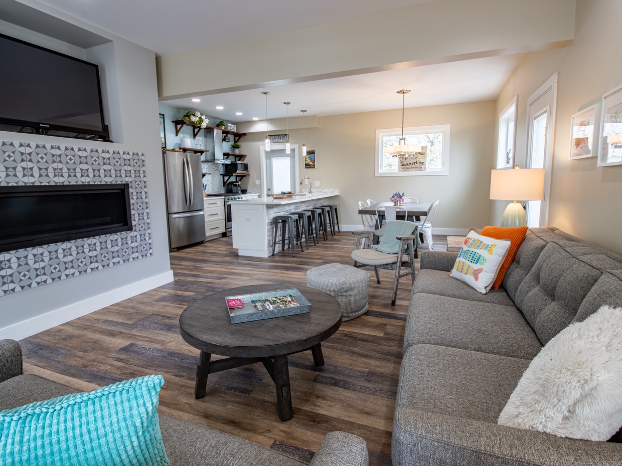 Main Level | Living Room