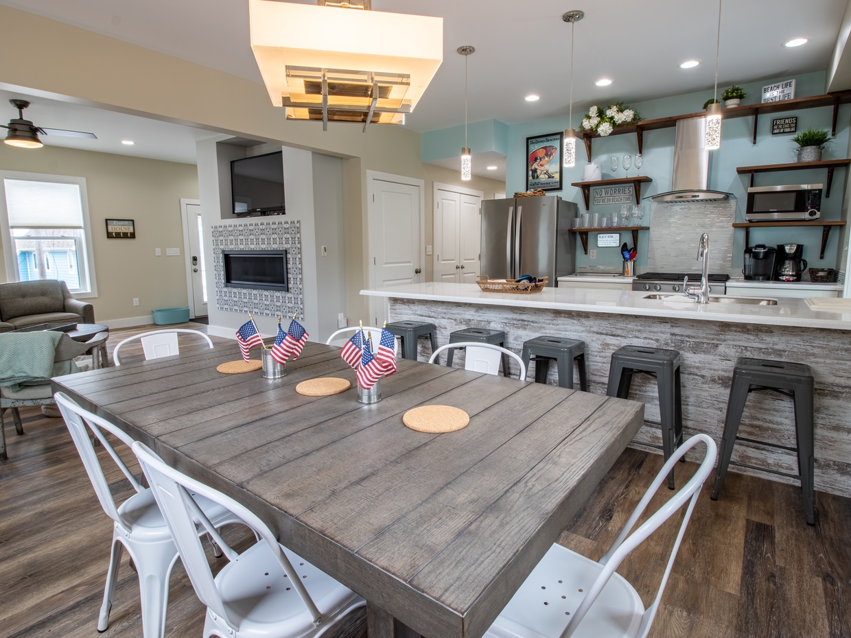 Main Level | Dining Room
