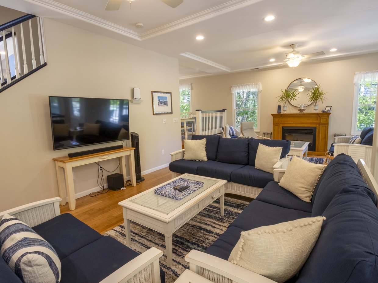Main Level/Second Level | Living Room