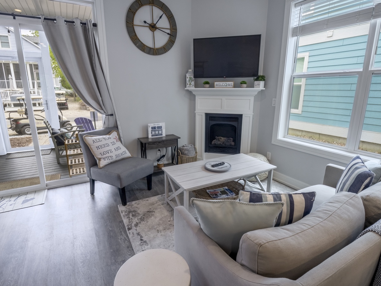Main Level | Living Room