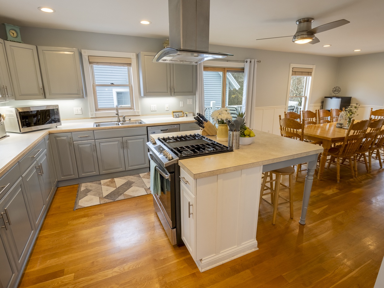 Main Level | Kitchen | Dining