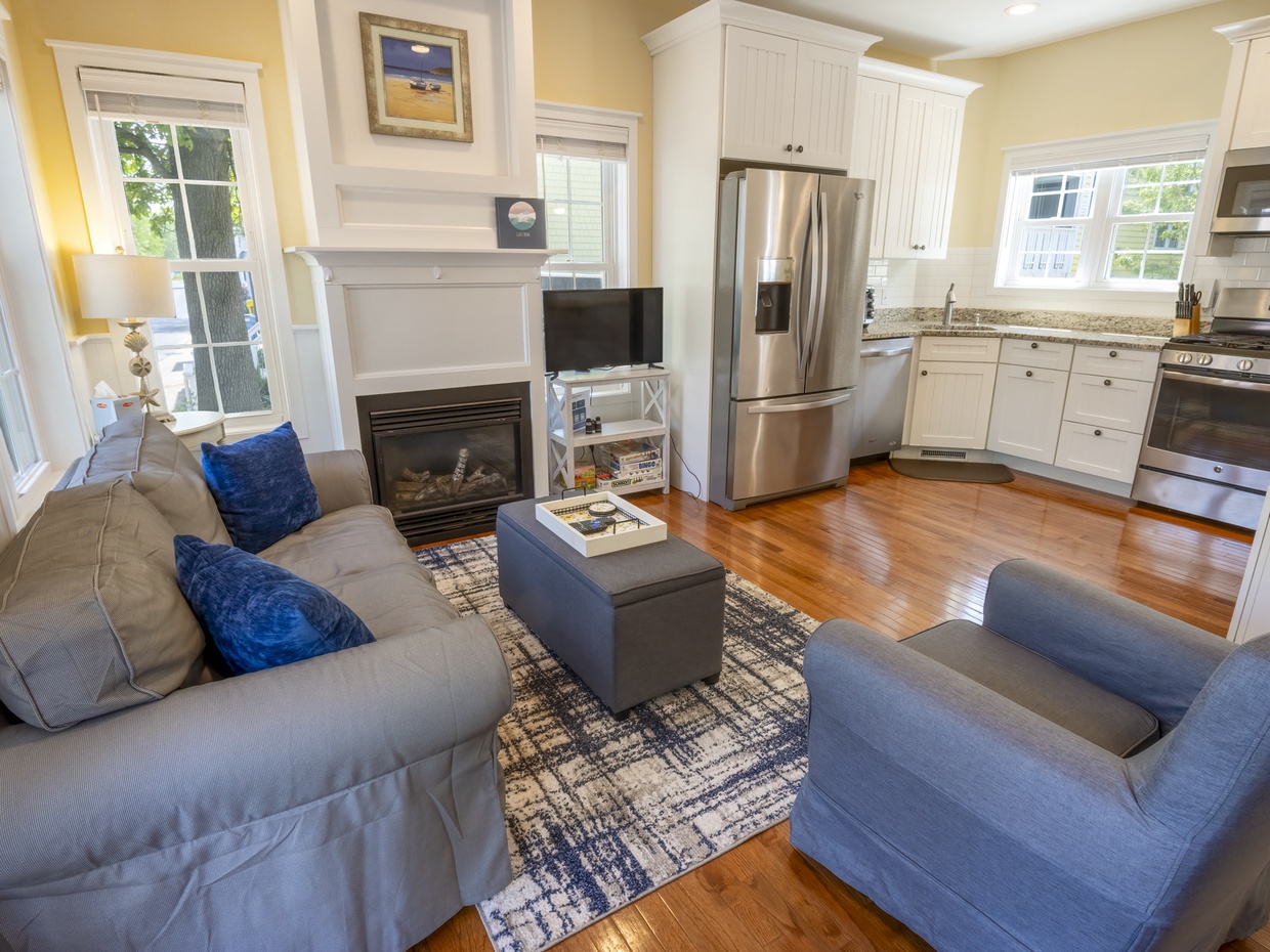 Main Level | Kitchen | Living Room