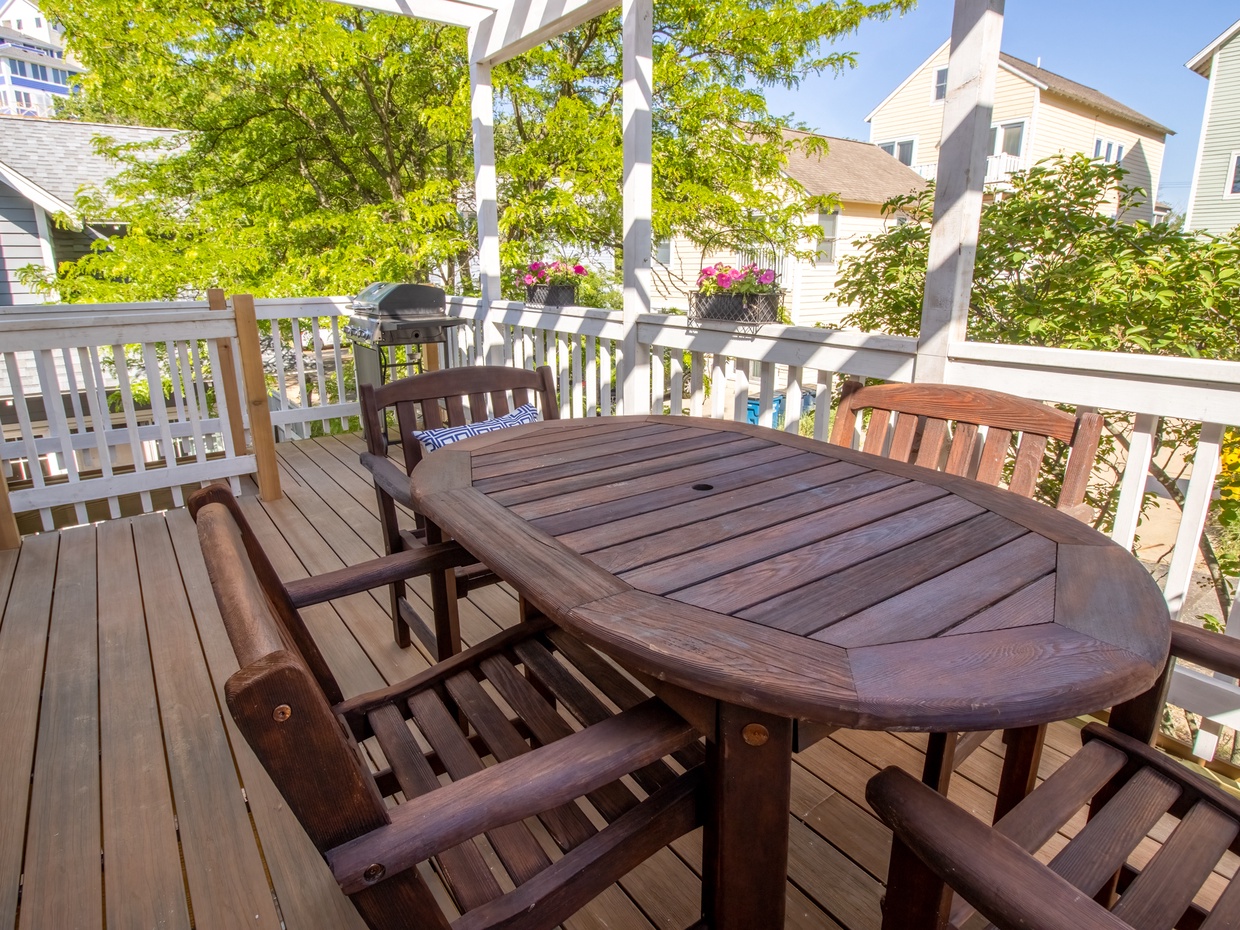 Guest House | Private Deck