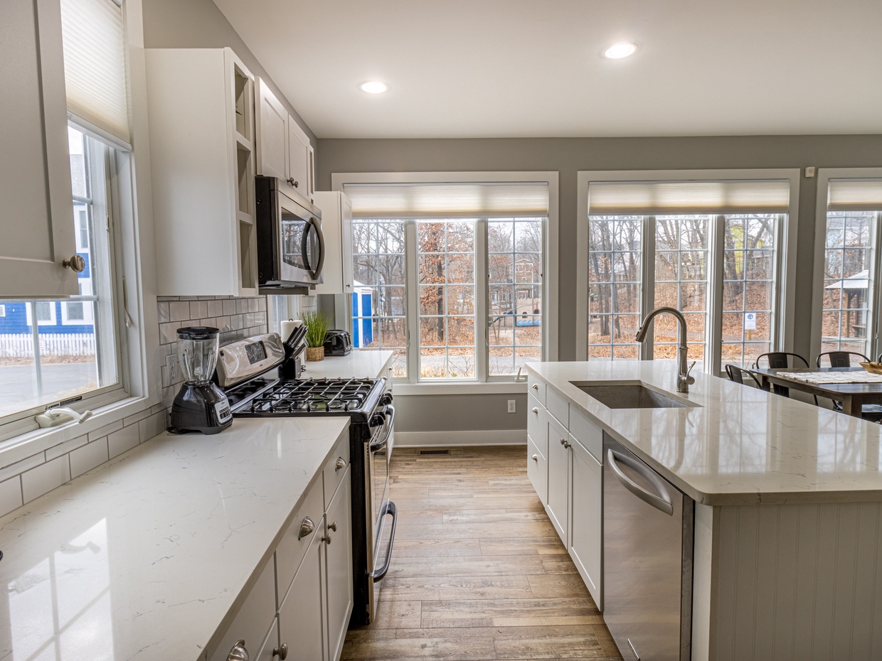 Main Level | Kitchen