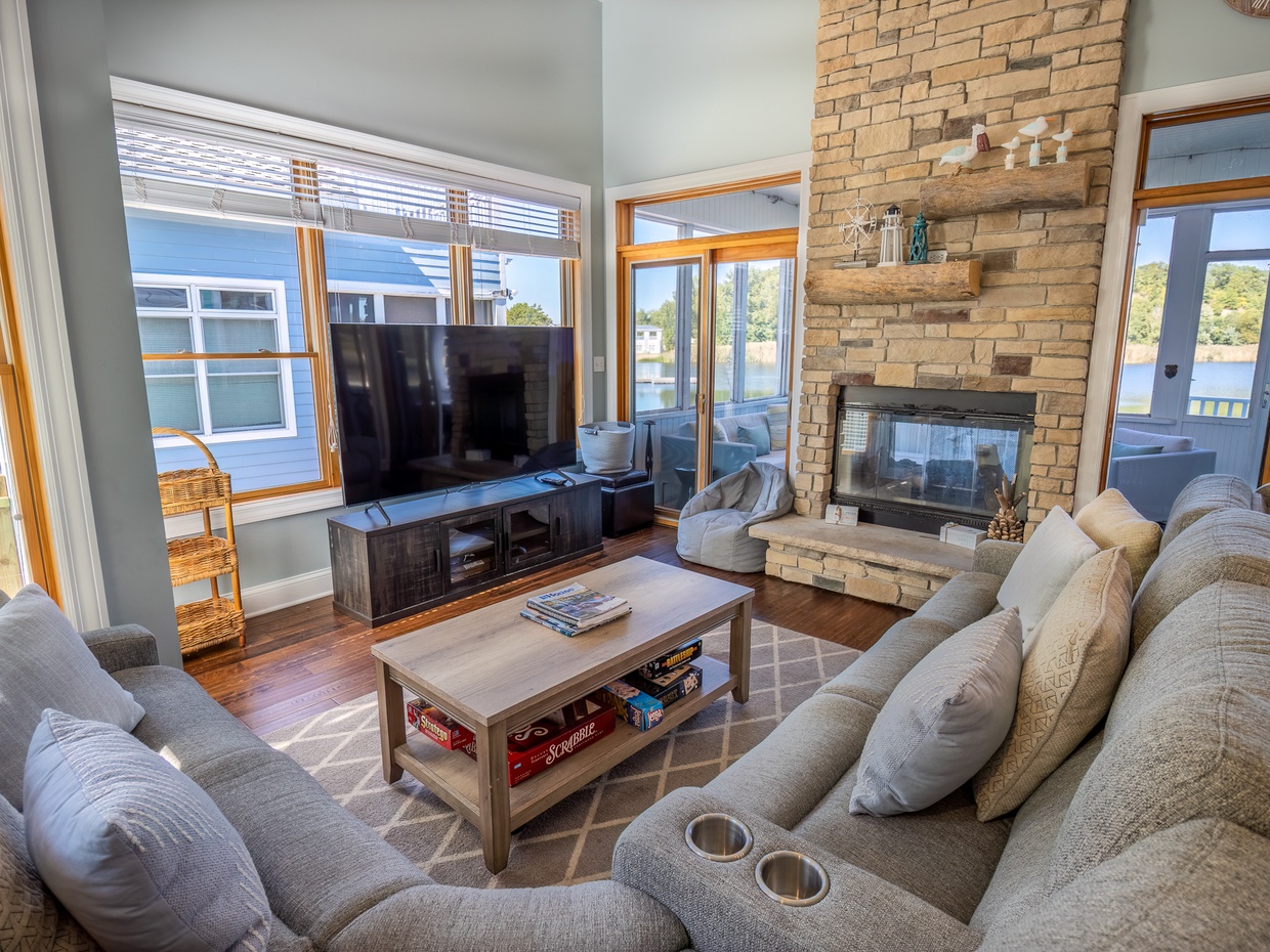 Main Level | Living Room