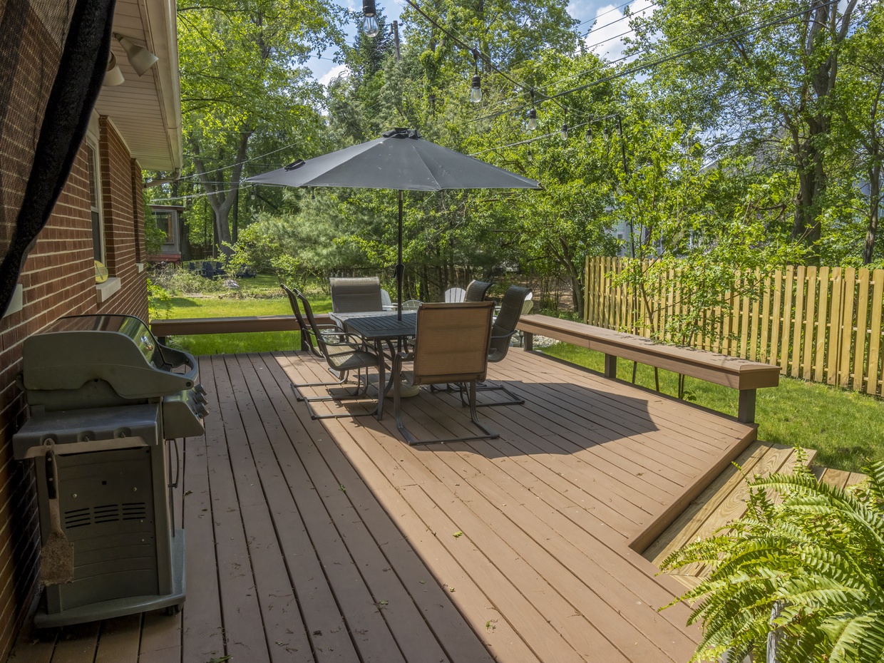 Back Deck | Dining | Gas Grill