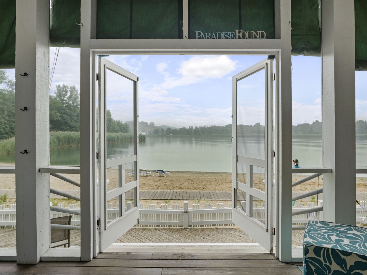 Main Level | Screened in Deck