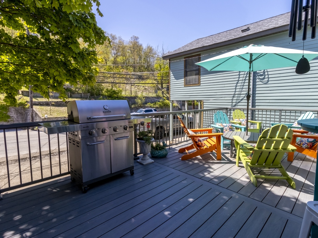 Main Level | Front Porch | Gas Grill