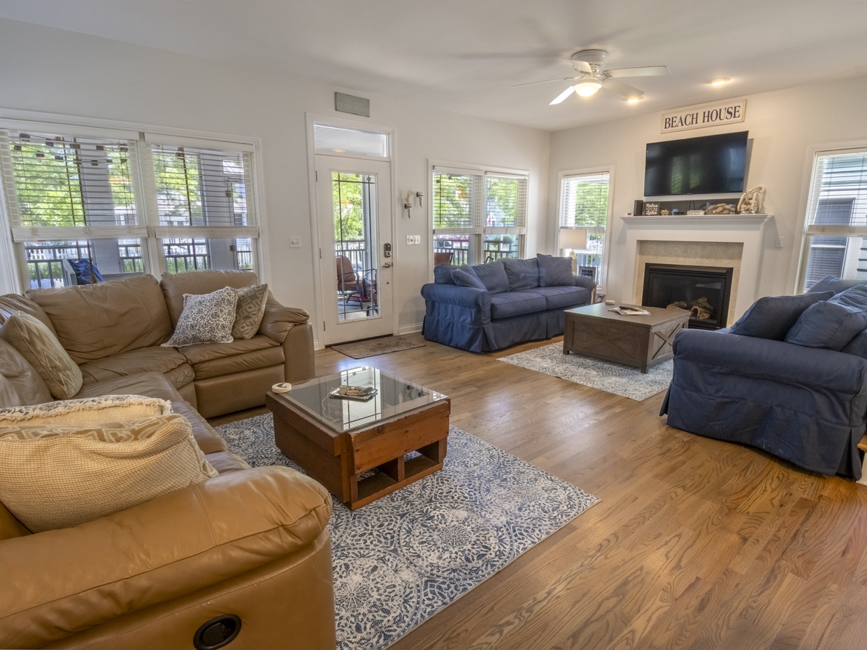 Main Level | Living Room