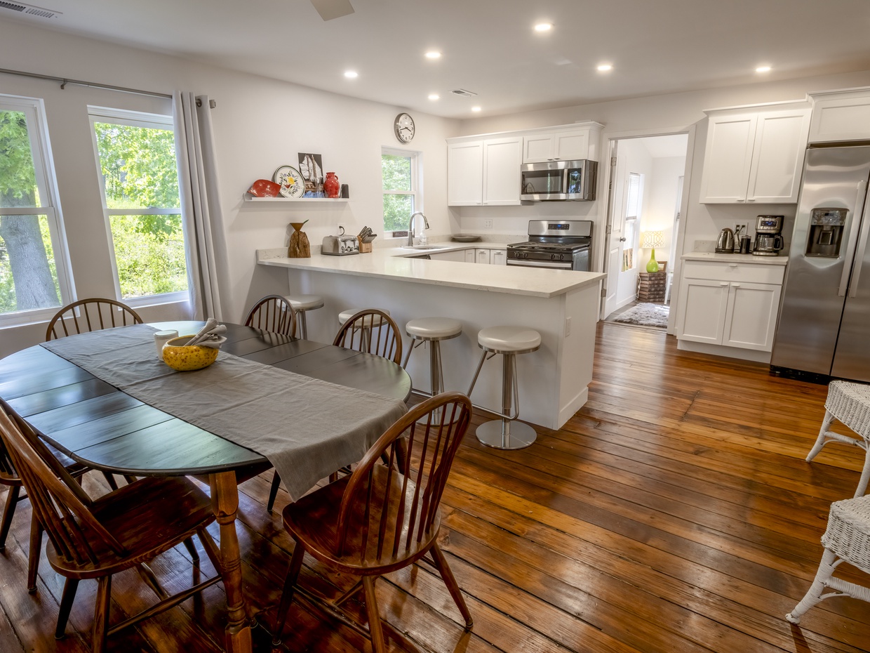 Main Level | Kitchen | Dining