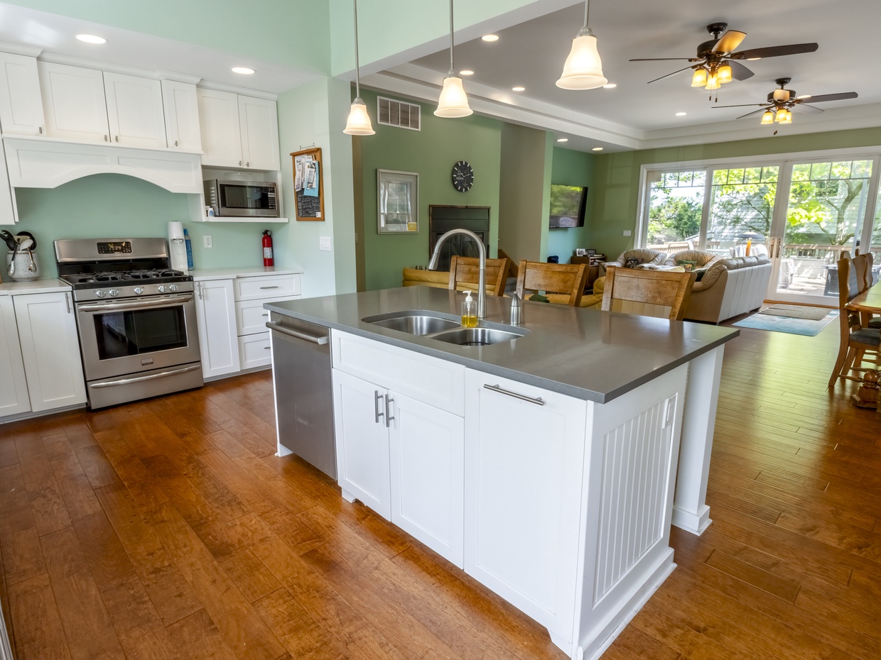 Main Level | Kitchen