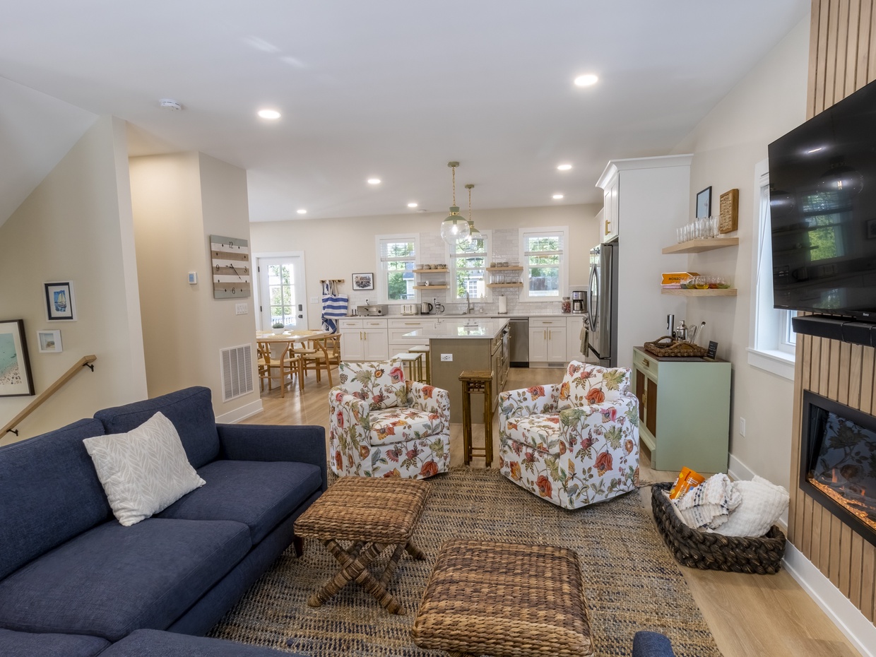 Main Level | Living Room 