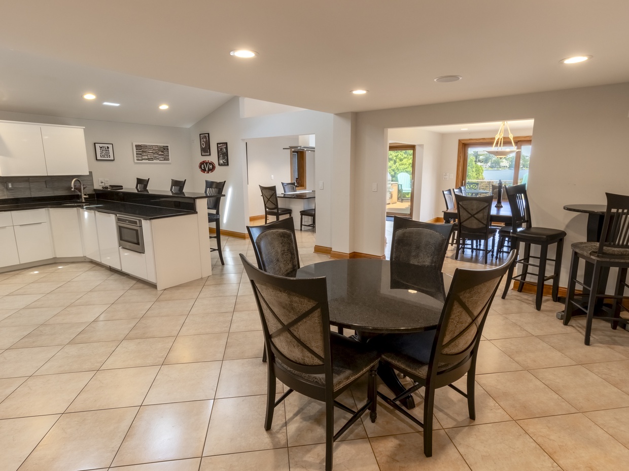 Main Level | Dining | Kitchen