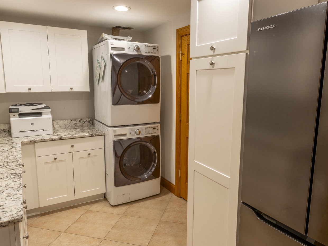 Main Level | Laundry