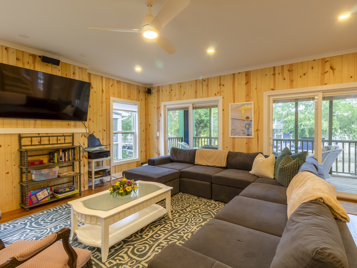Main Level | Living Room