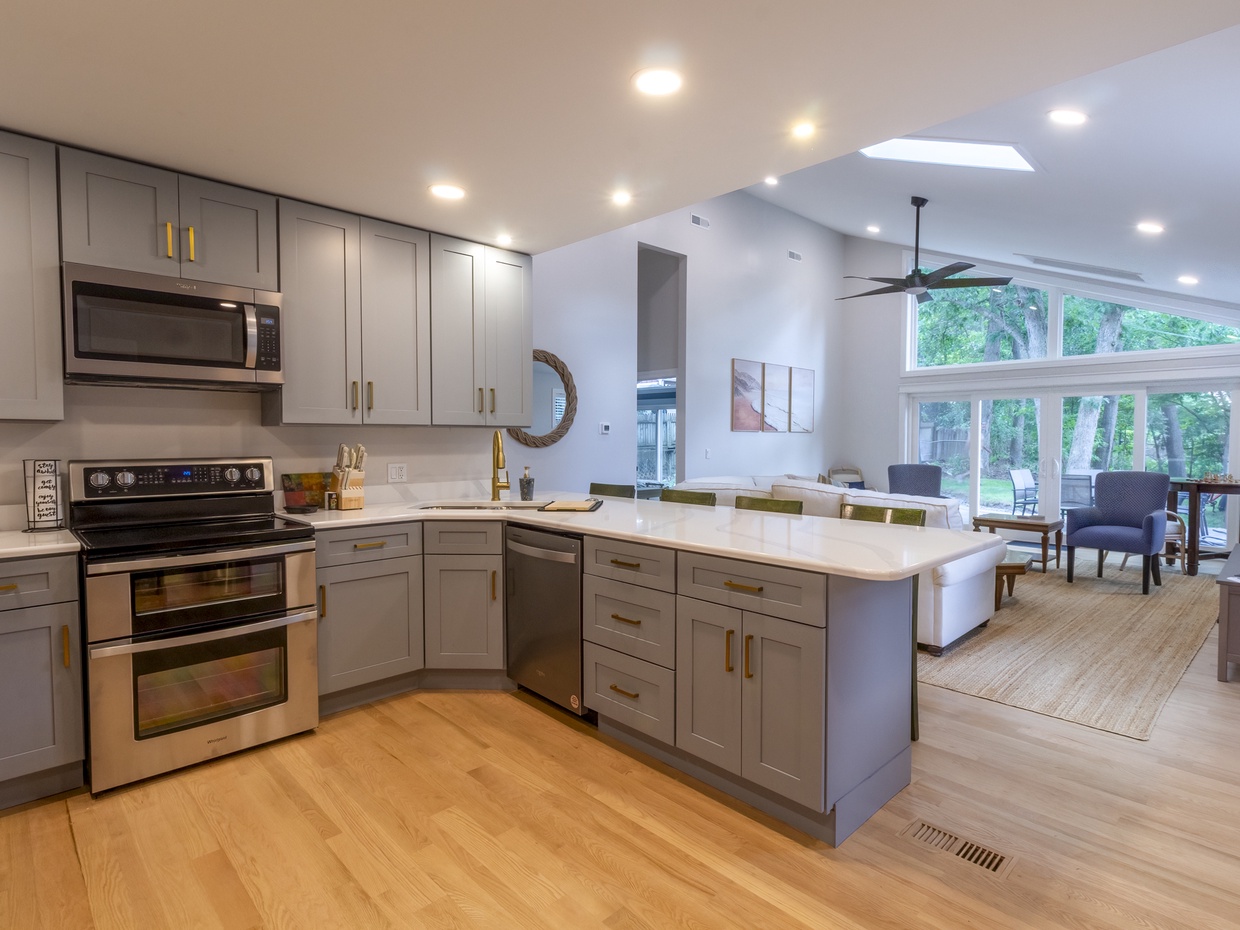 Main Level | Kitchen | Living Room