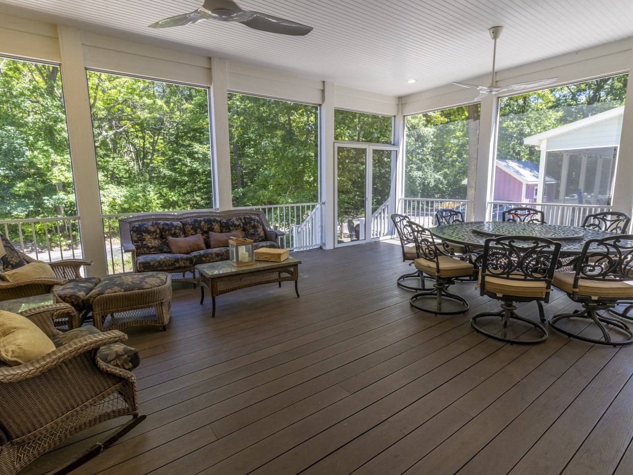 Main Level | Screened in Porch