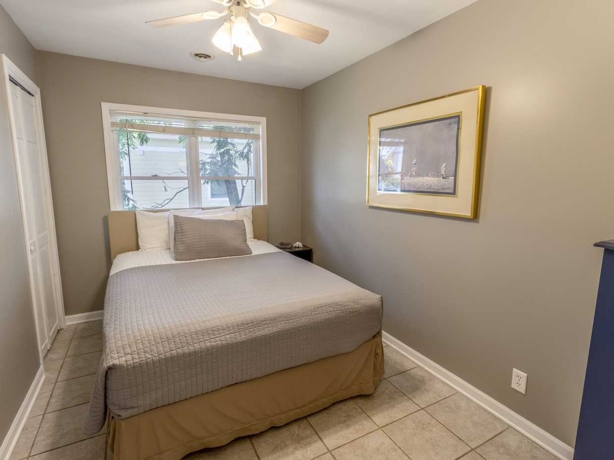 Main Level | Bedroom 1 | Queen 