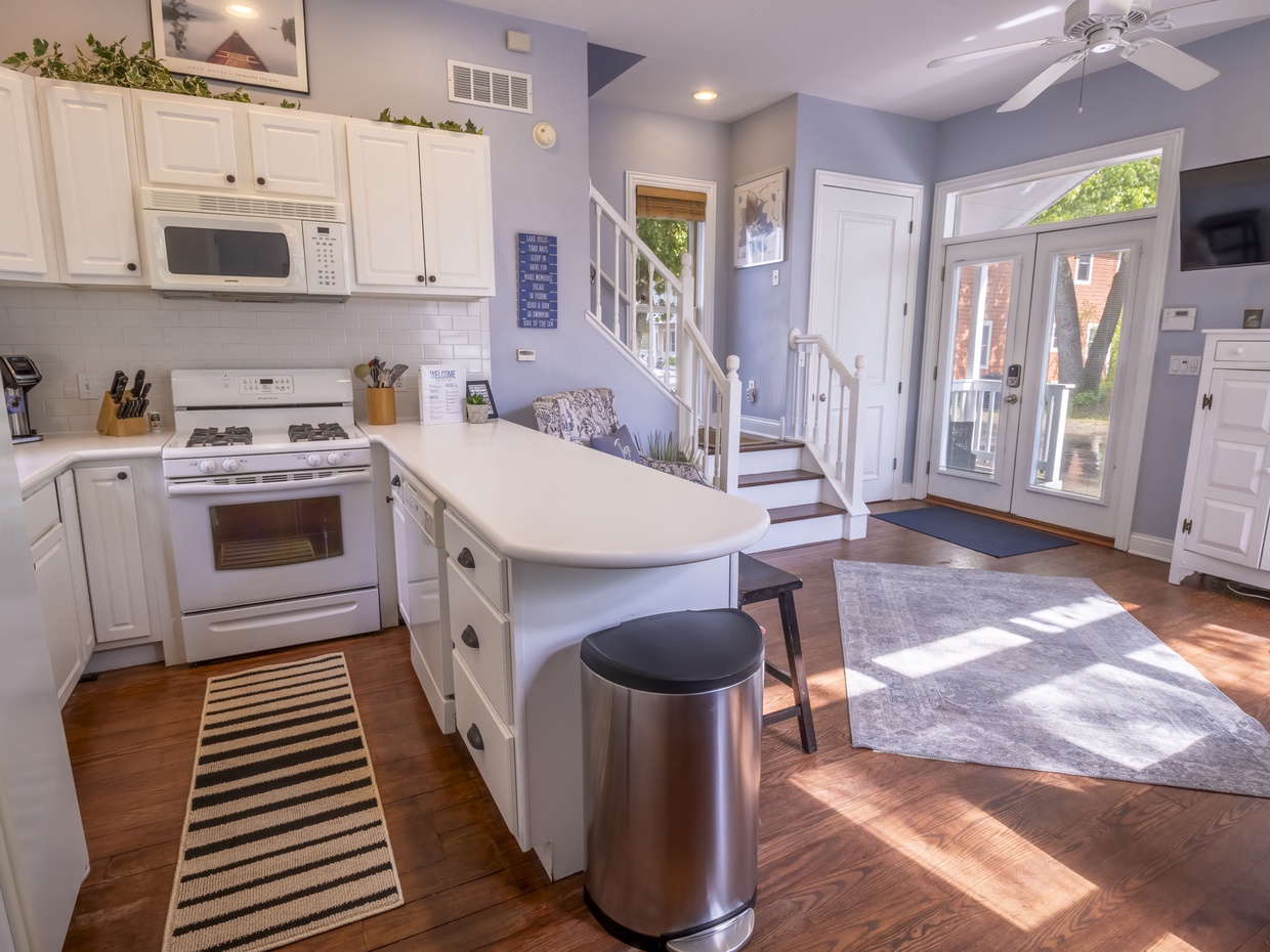 Main Level | Kitchen