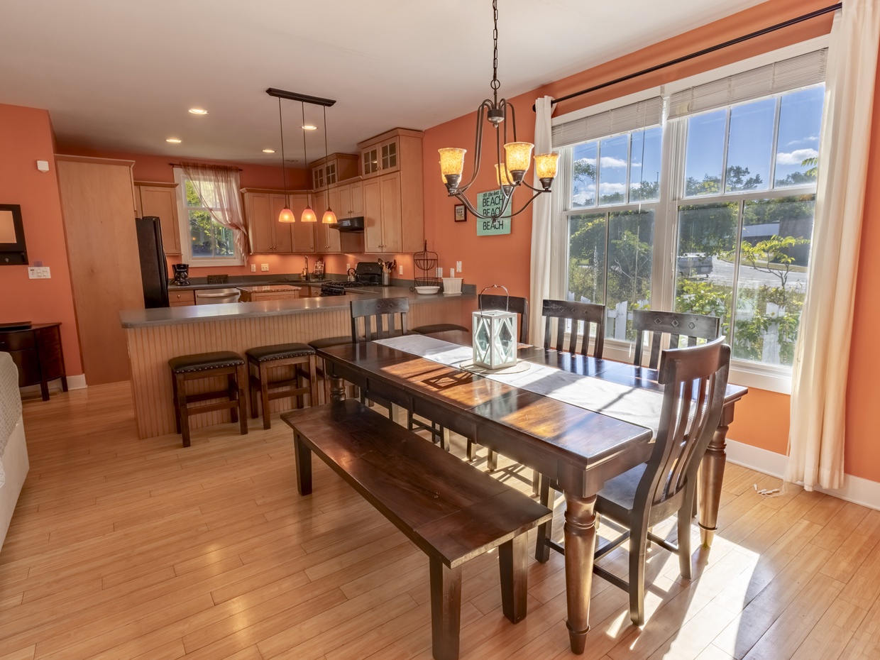 Main Level | Dining