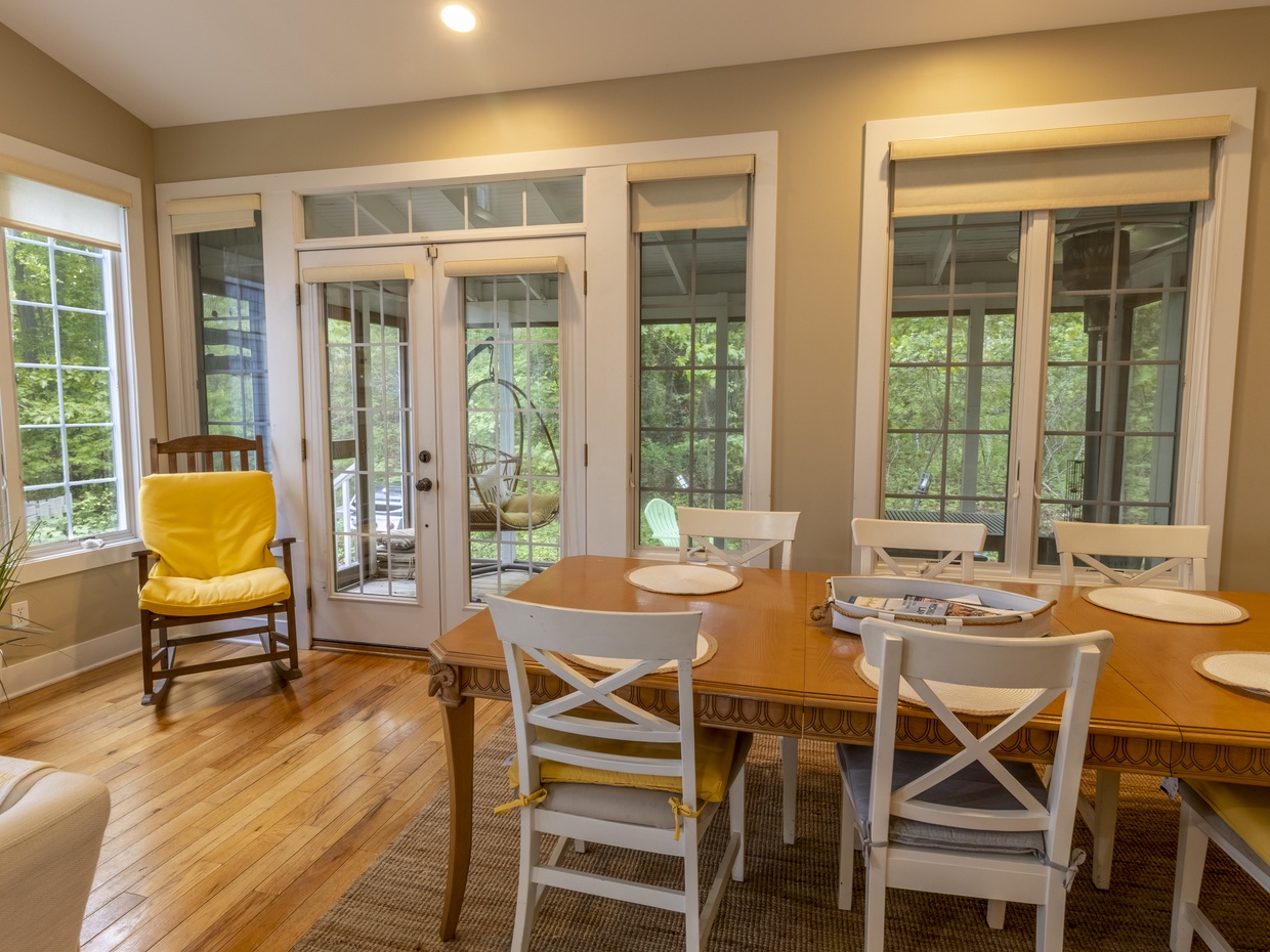 Main Level | Dining