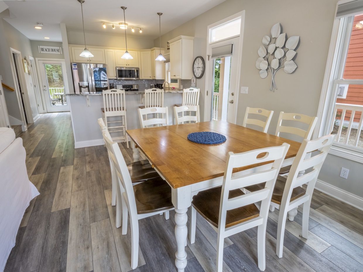 Main Level | Dining