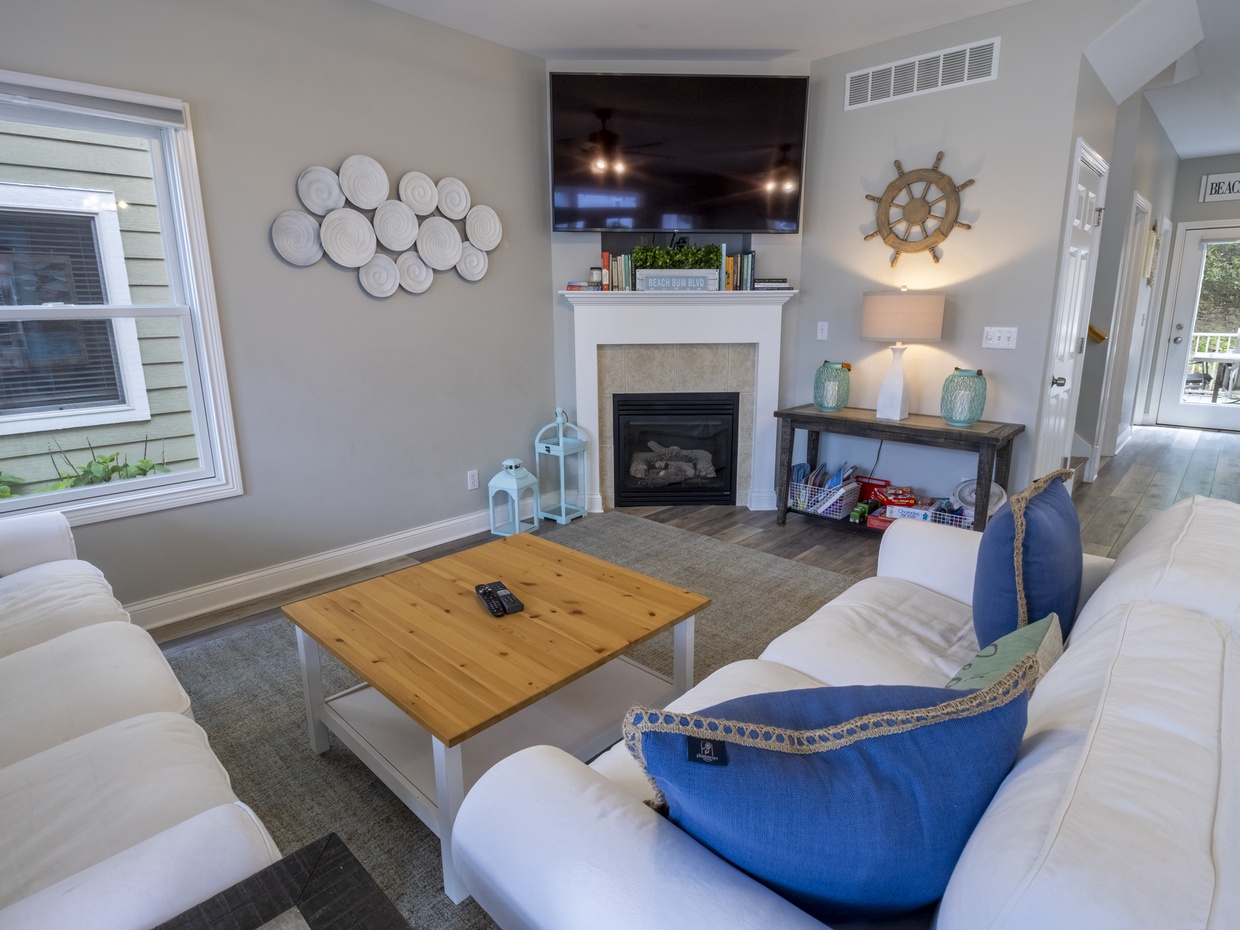 Main Level | Living Room