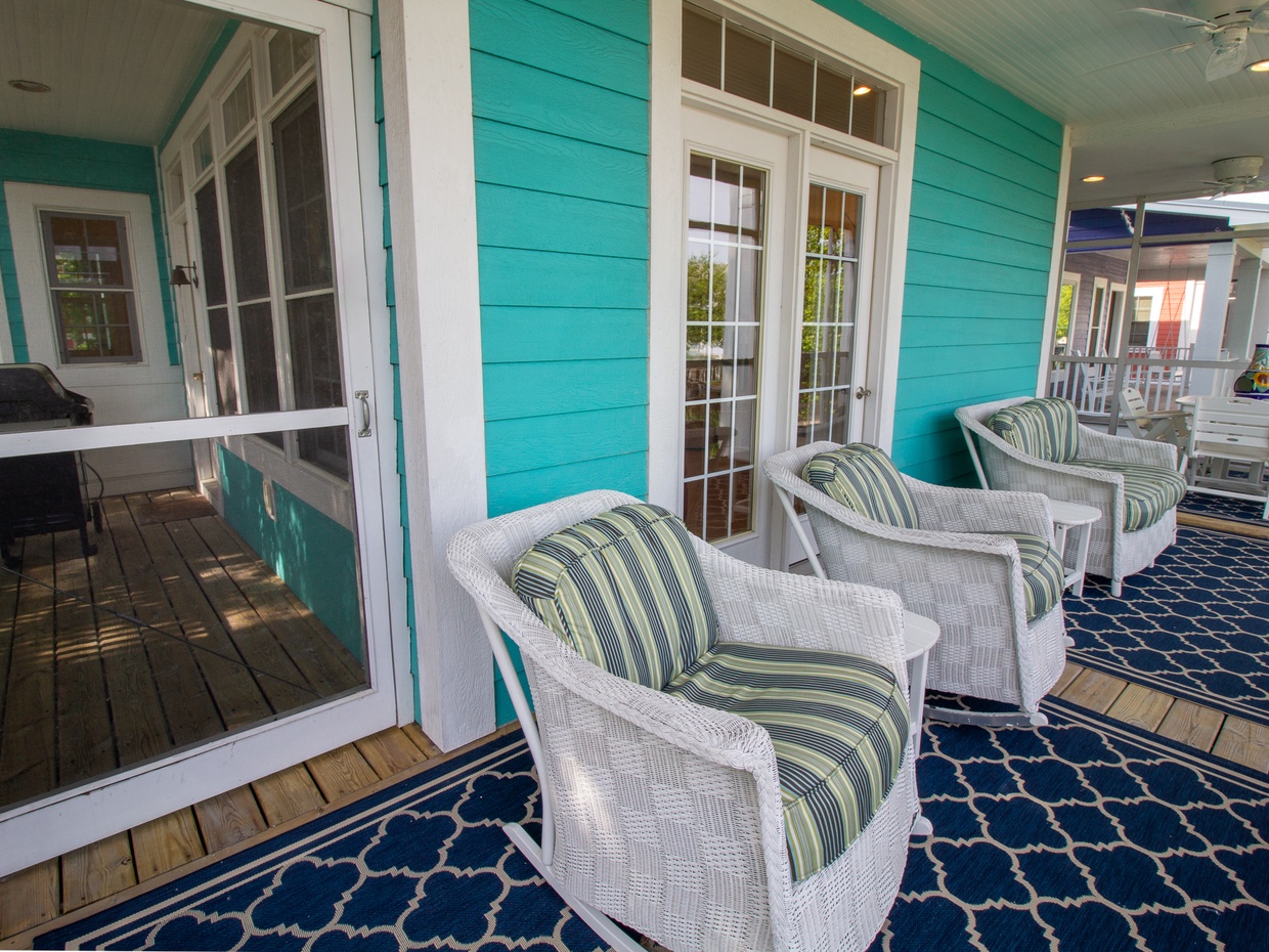 Outdoor Living | Screened Porch