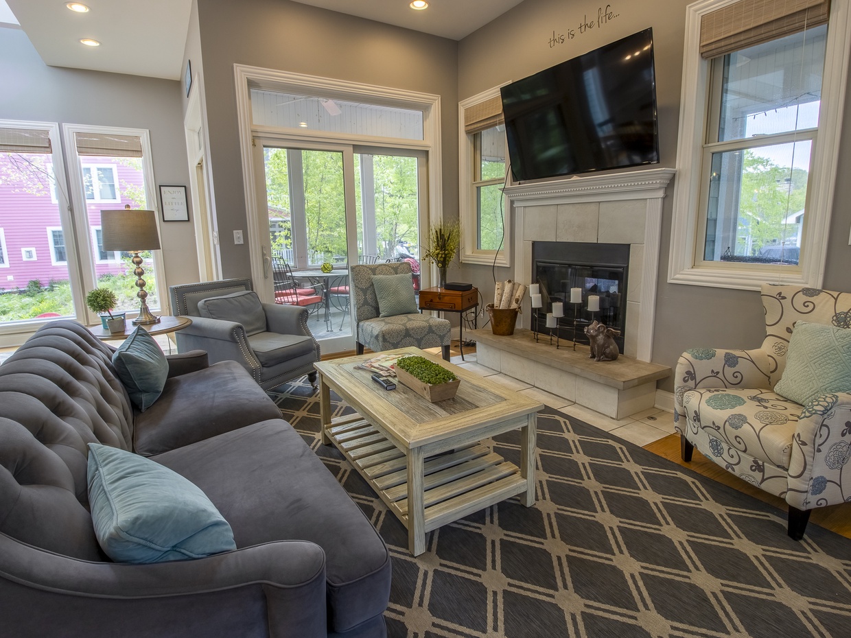 Main Level | Living Room