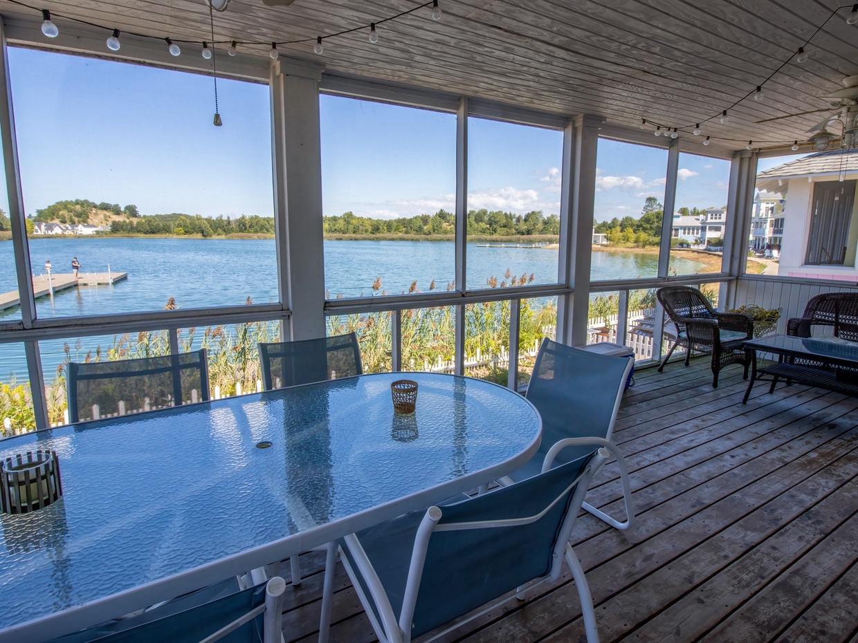Screened in Porch