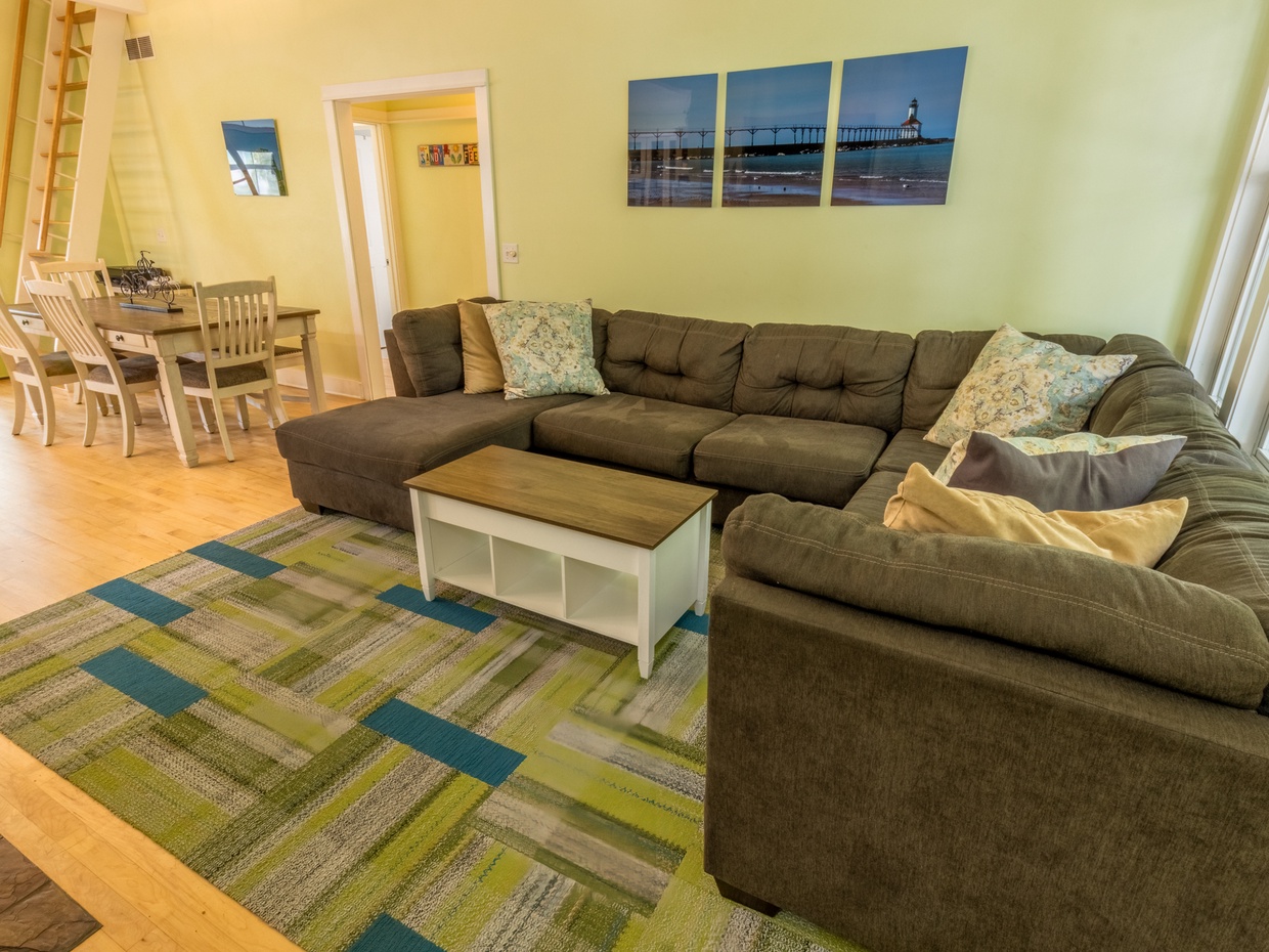 Main Level | Living Room 