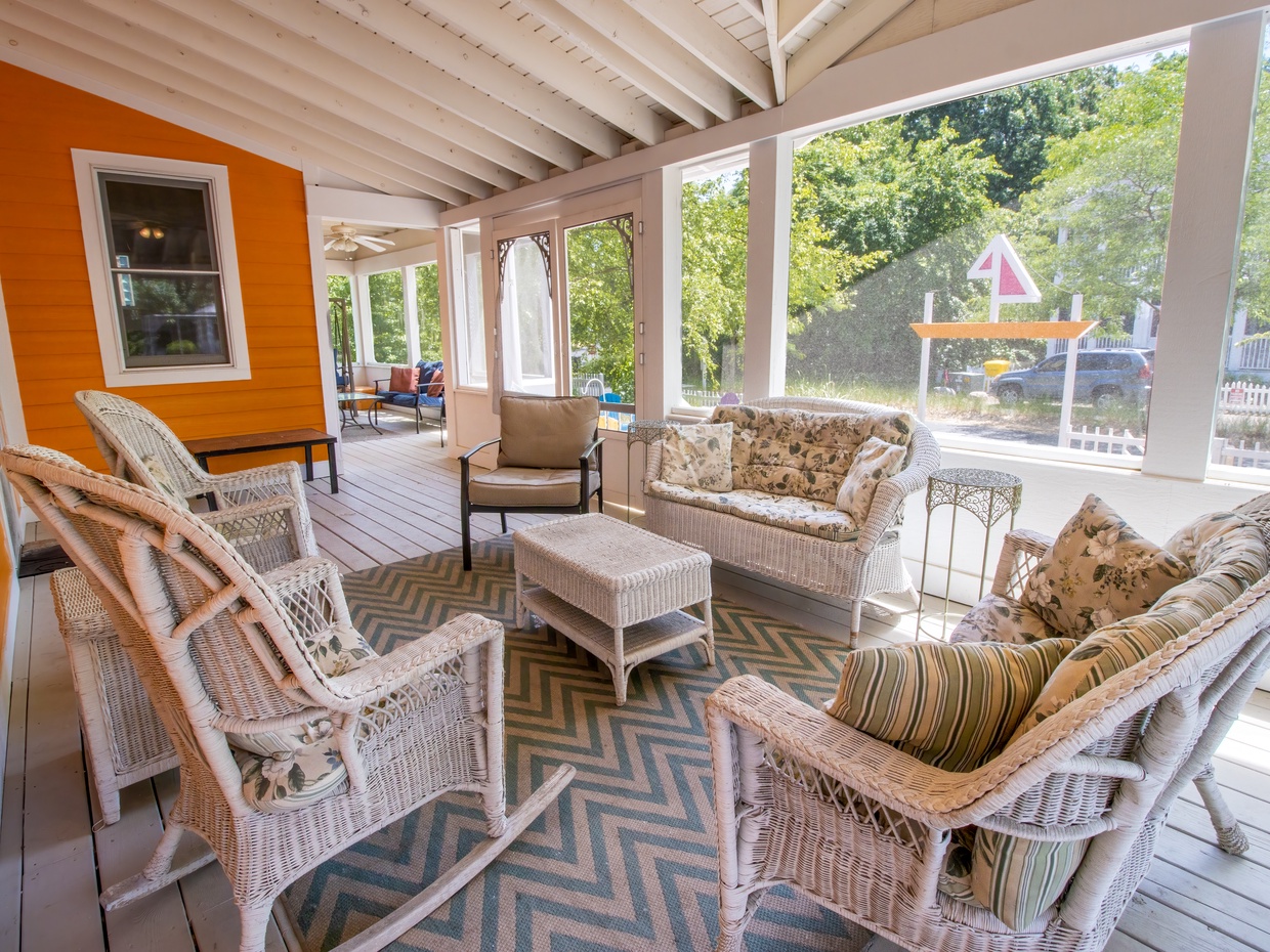 Outdoor Living | Screened Porch
