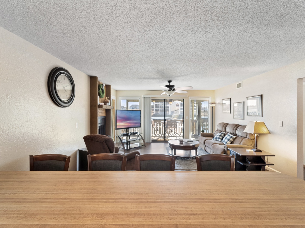 BREAKFAST BAR INTO LIVING ROOM