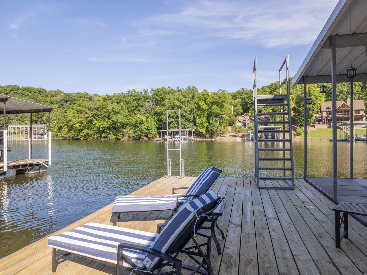 CHILLAX ON THE DOCK