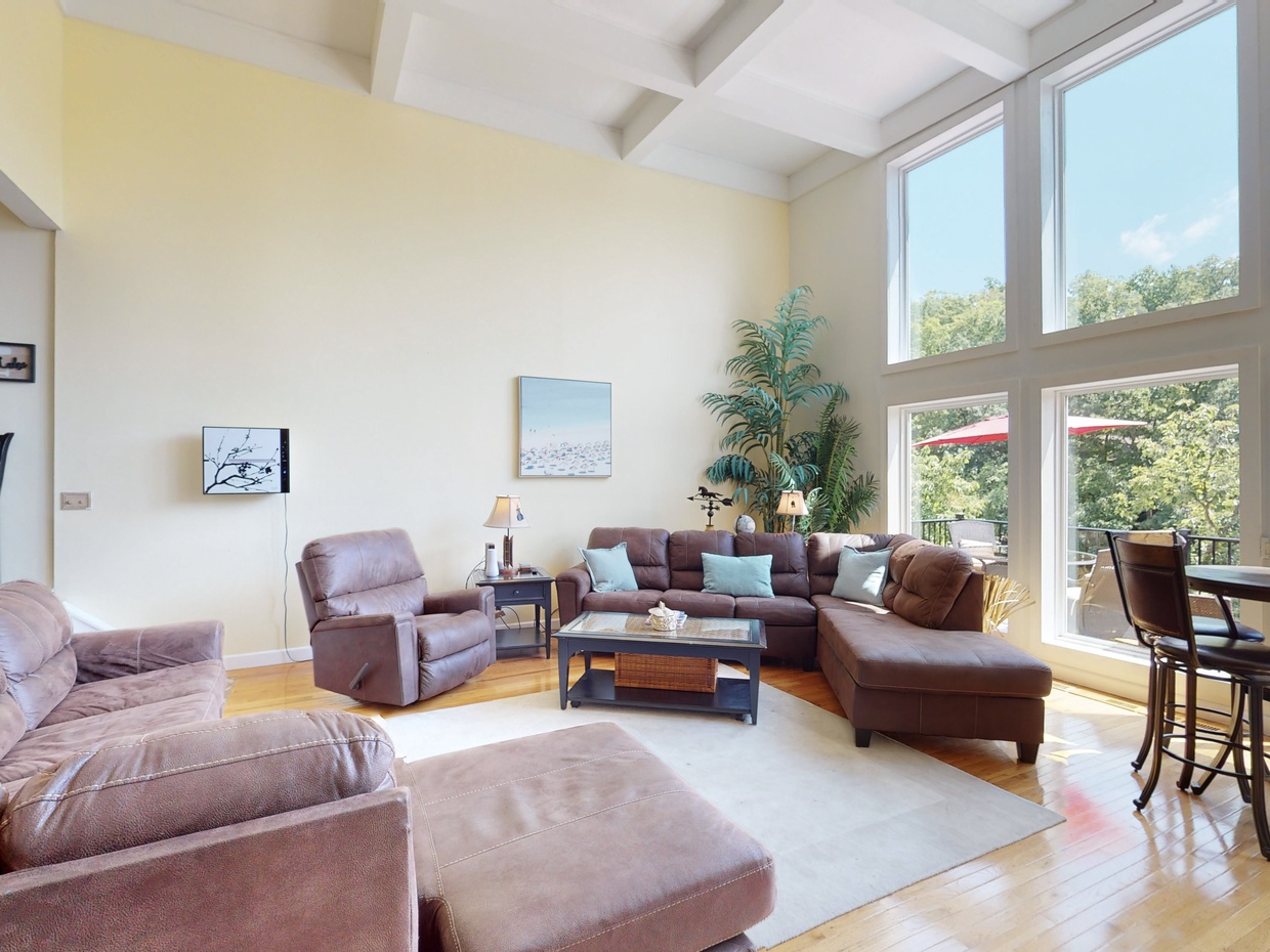 Lakeview living room