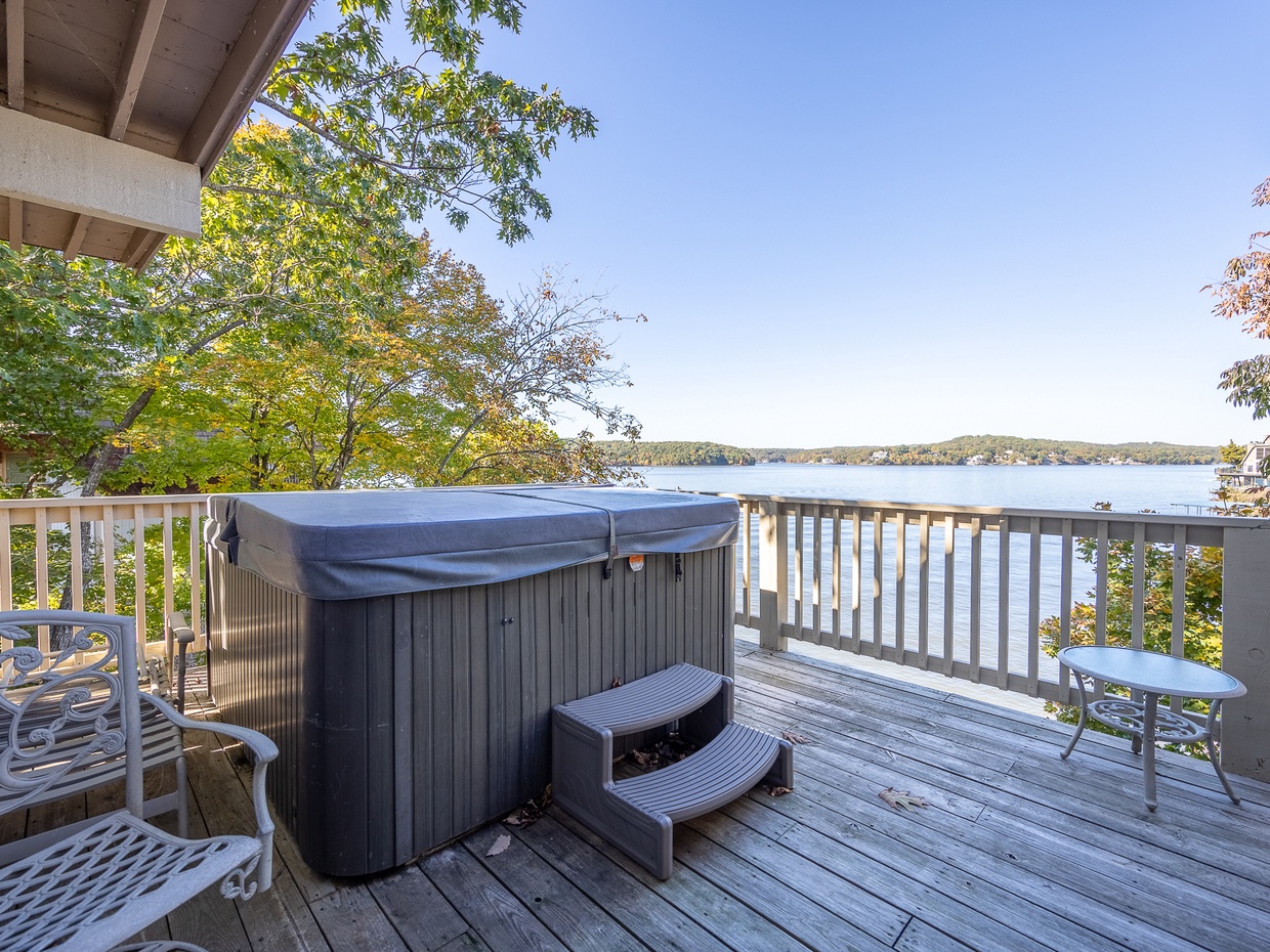 Hot tub on the deck