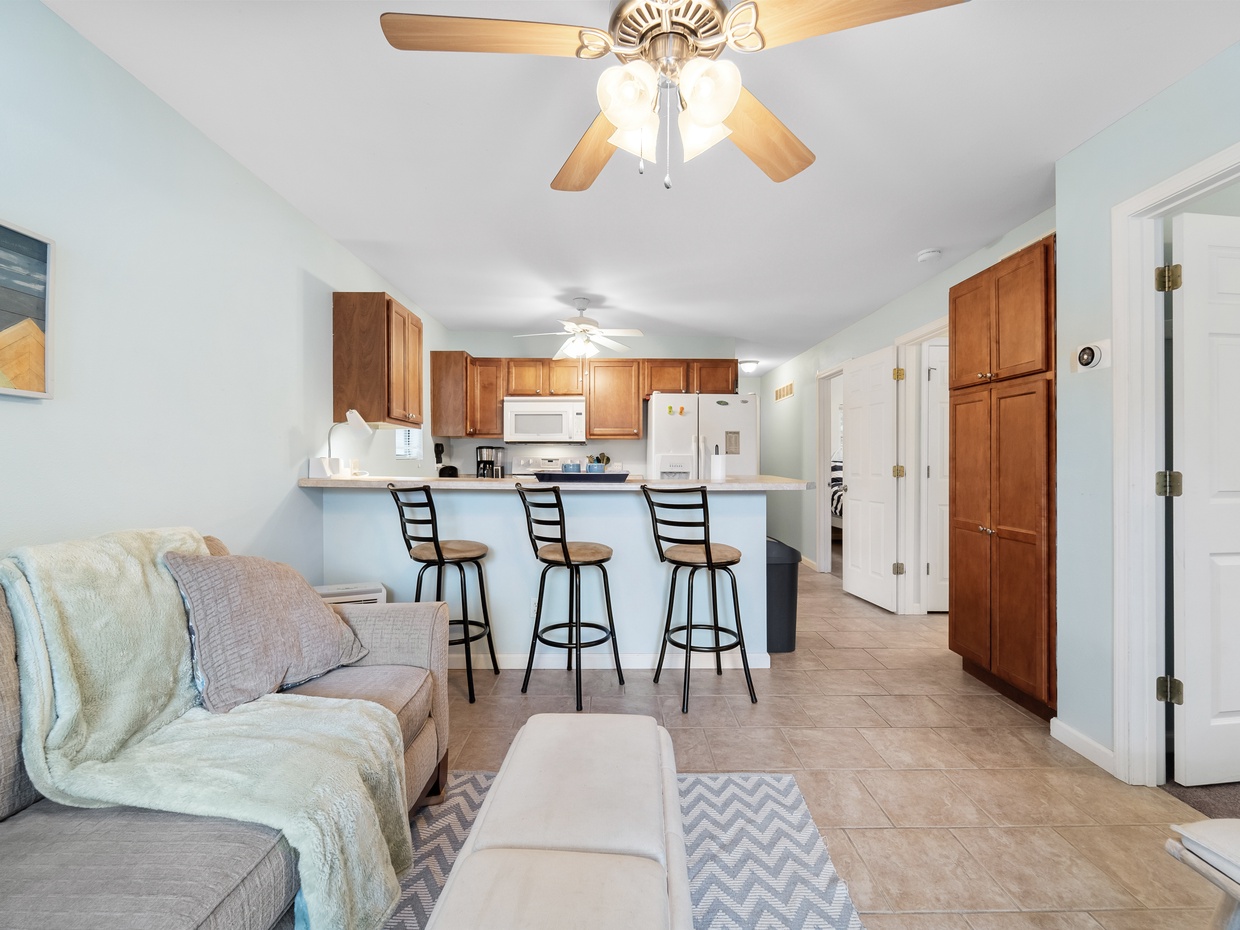 Living area and breakfast bar