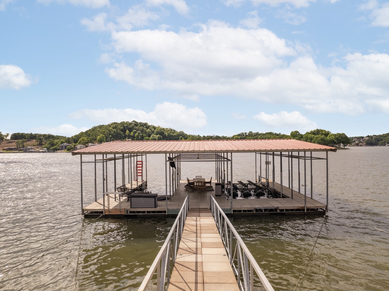 LAKEOZARKVACATION.COM