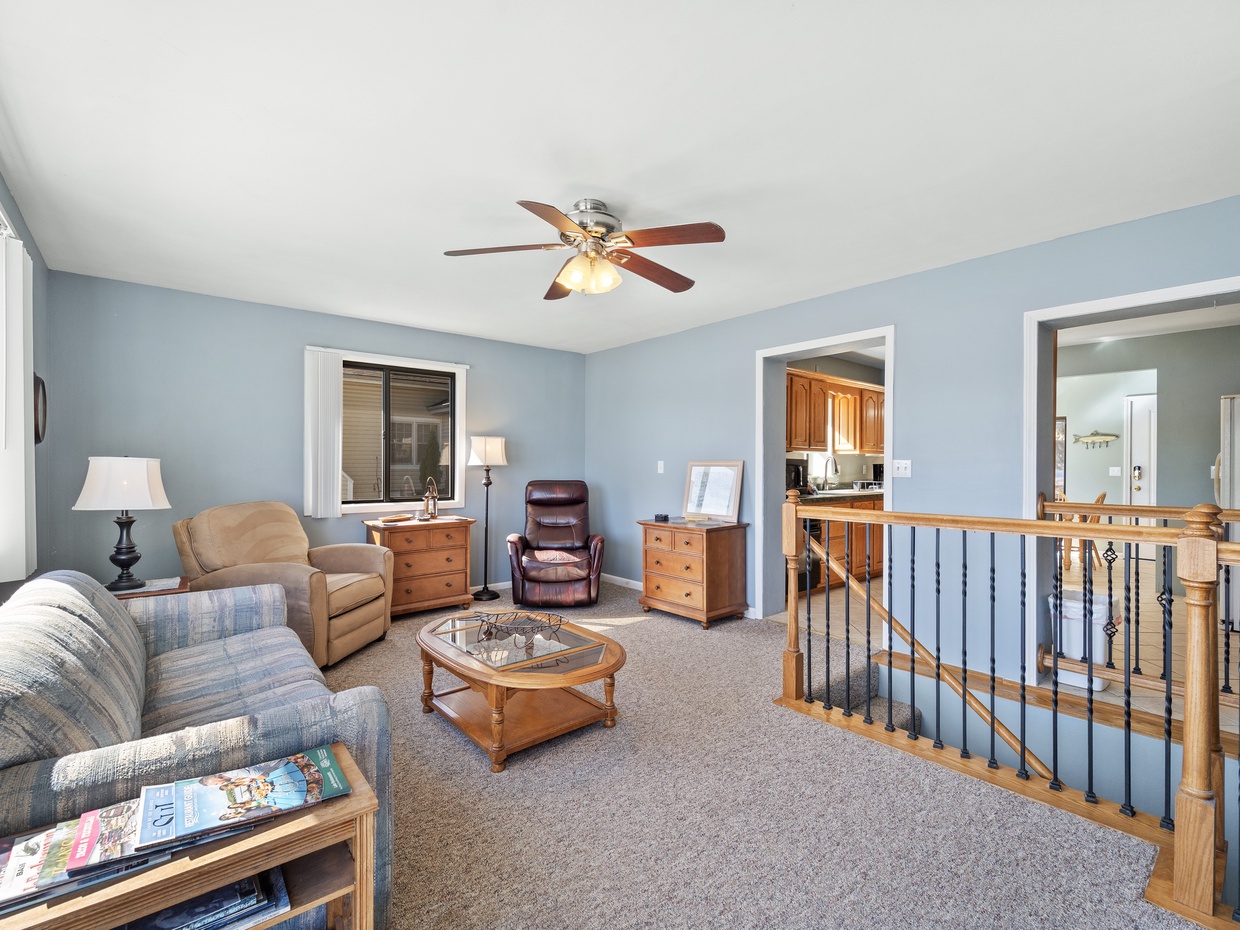 LAKEVIEW LIVING AREA