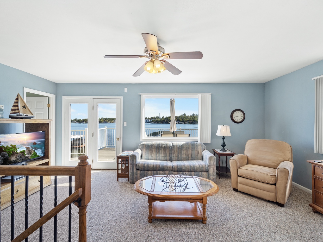 LAKEVIEW LIVING AREA