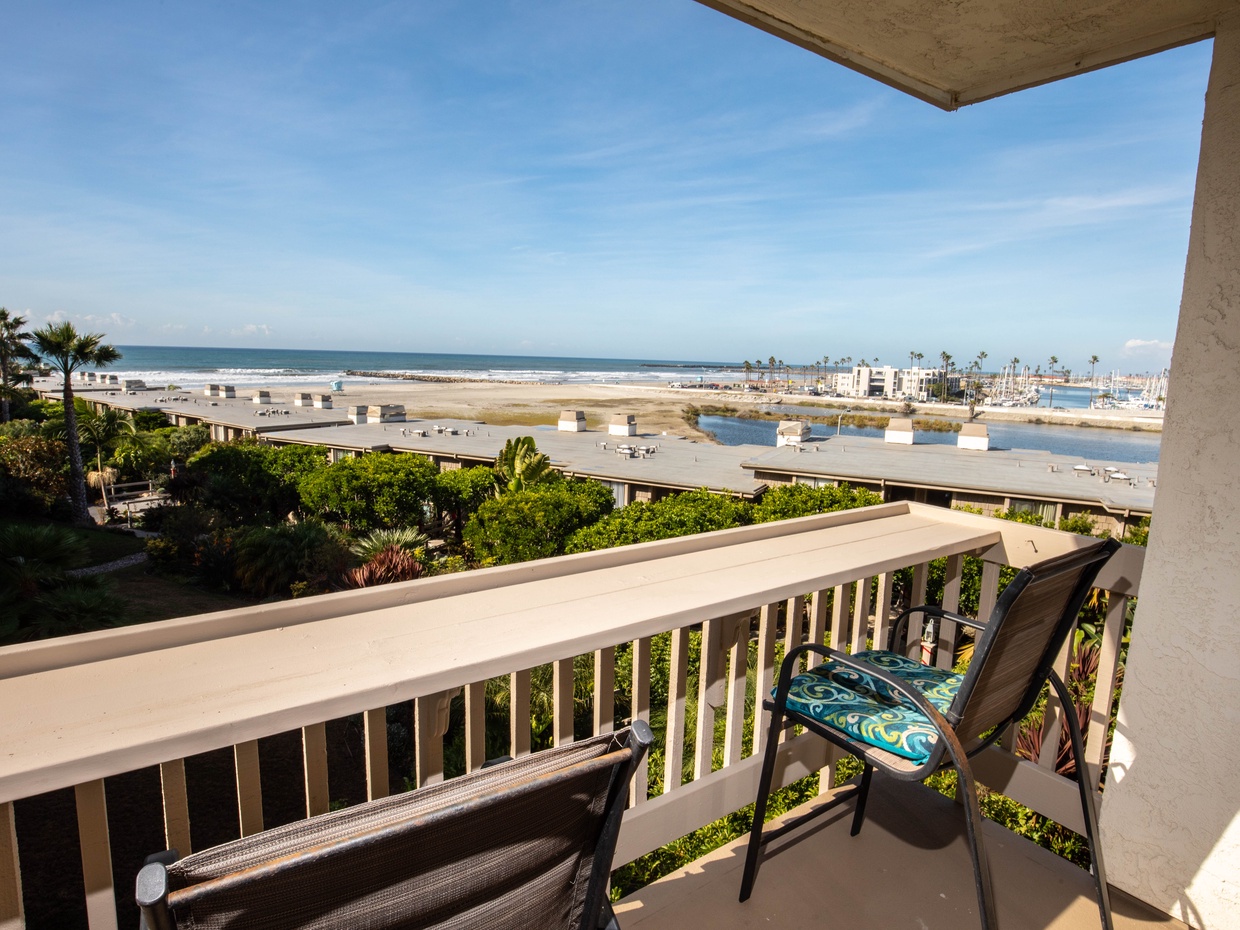 Panoramic ocean, river, harbor, and mountain vistas will provide many hours of enjoyment on your private balcony. Notice the breakfast bar for El Fresco brunch!