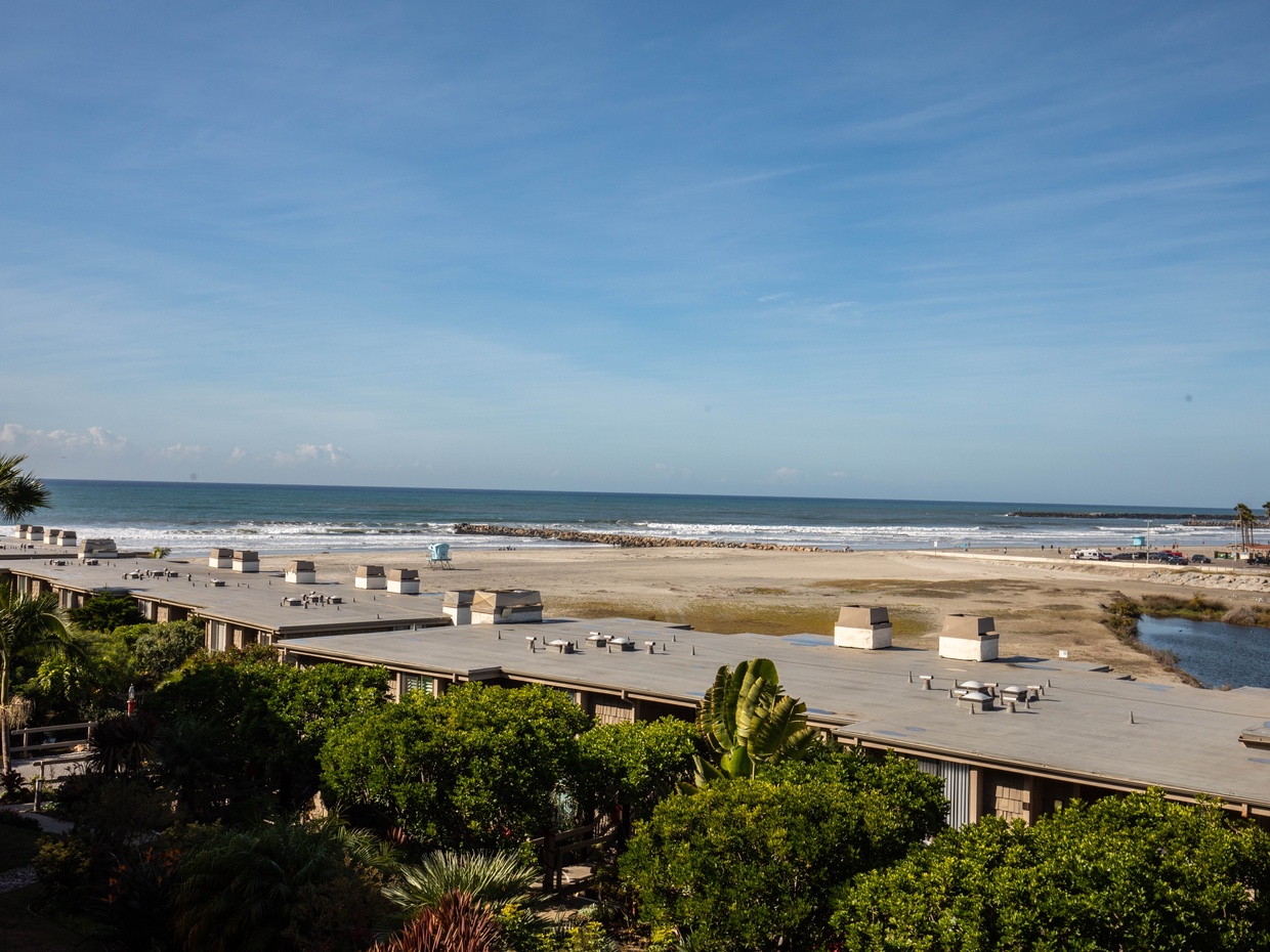 Amazing whitewater views are yours from Beachside Villa.