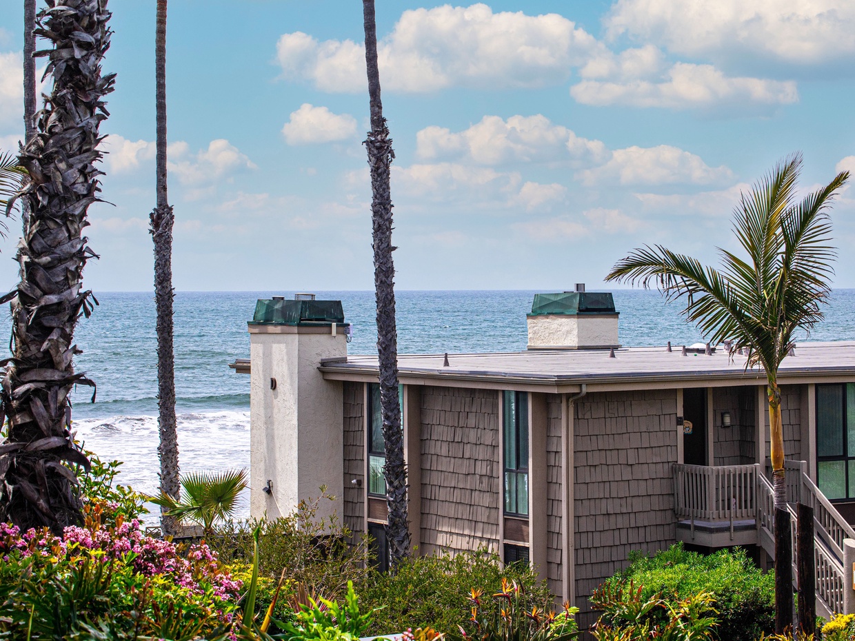 Watch the sailboats and surfers from your balcony!