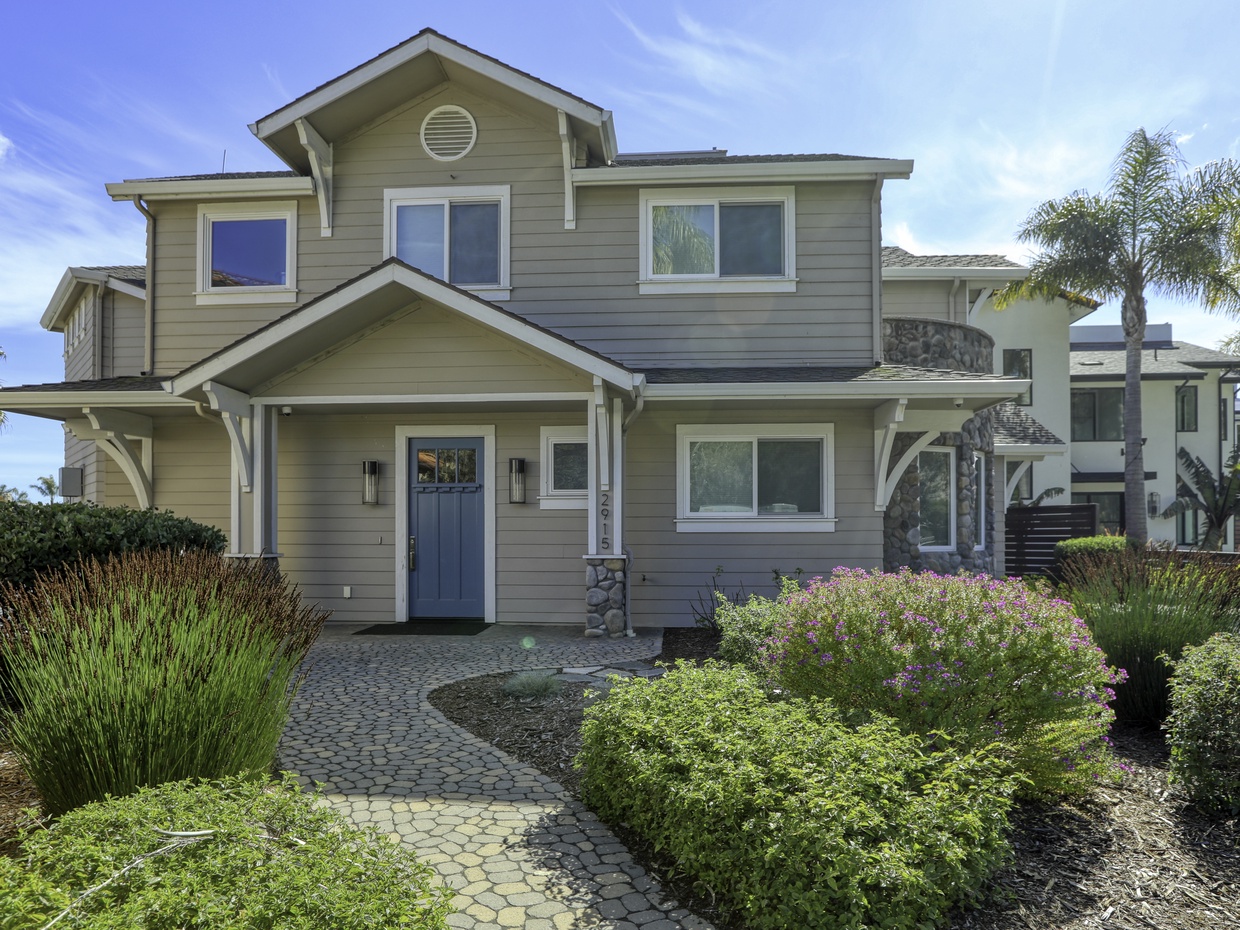 Welcome to Beach Dreamer! This is where your beach dreams come true.