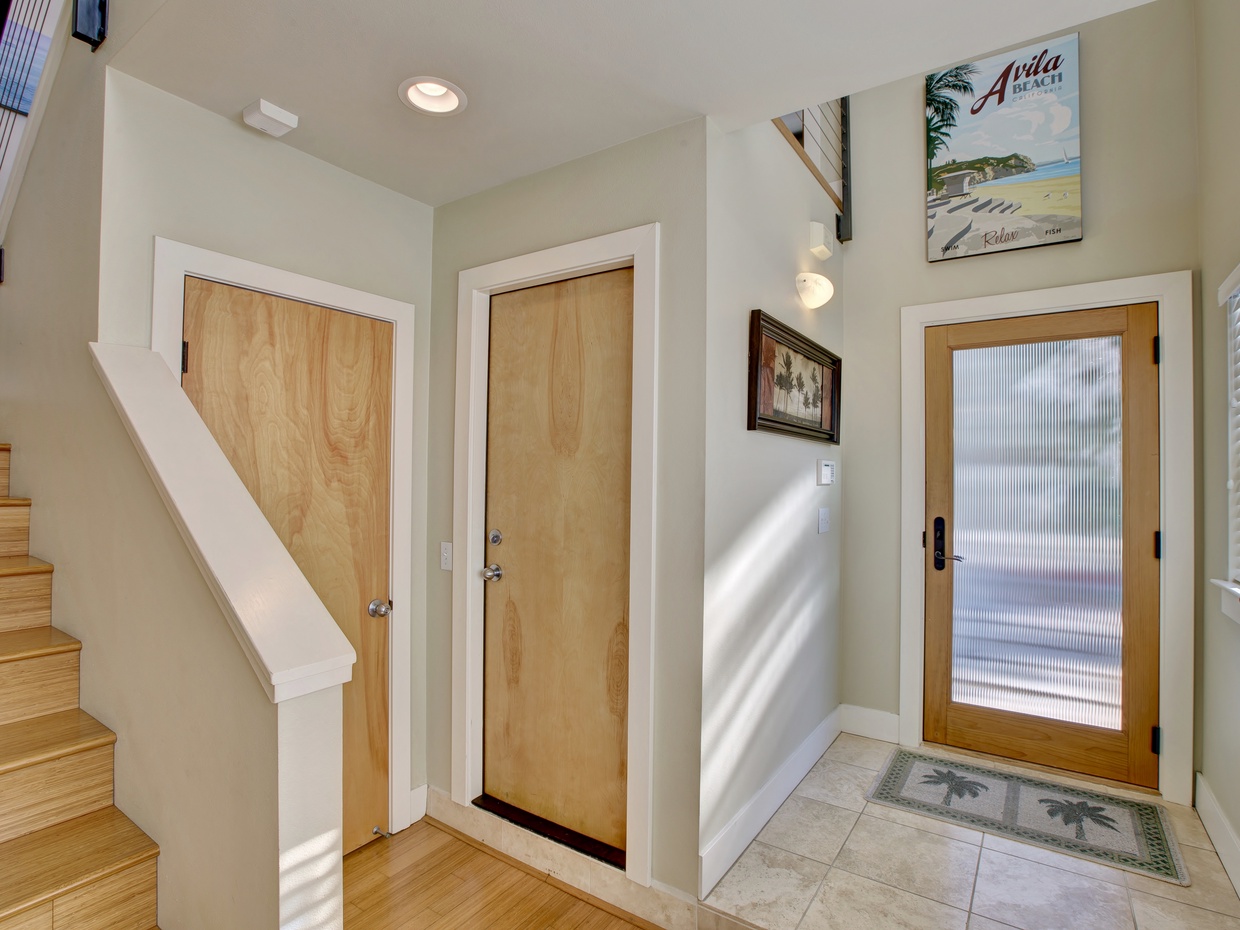 Entrance foyer.