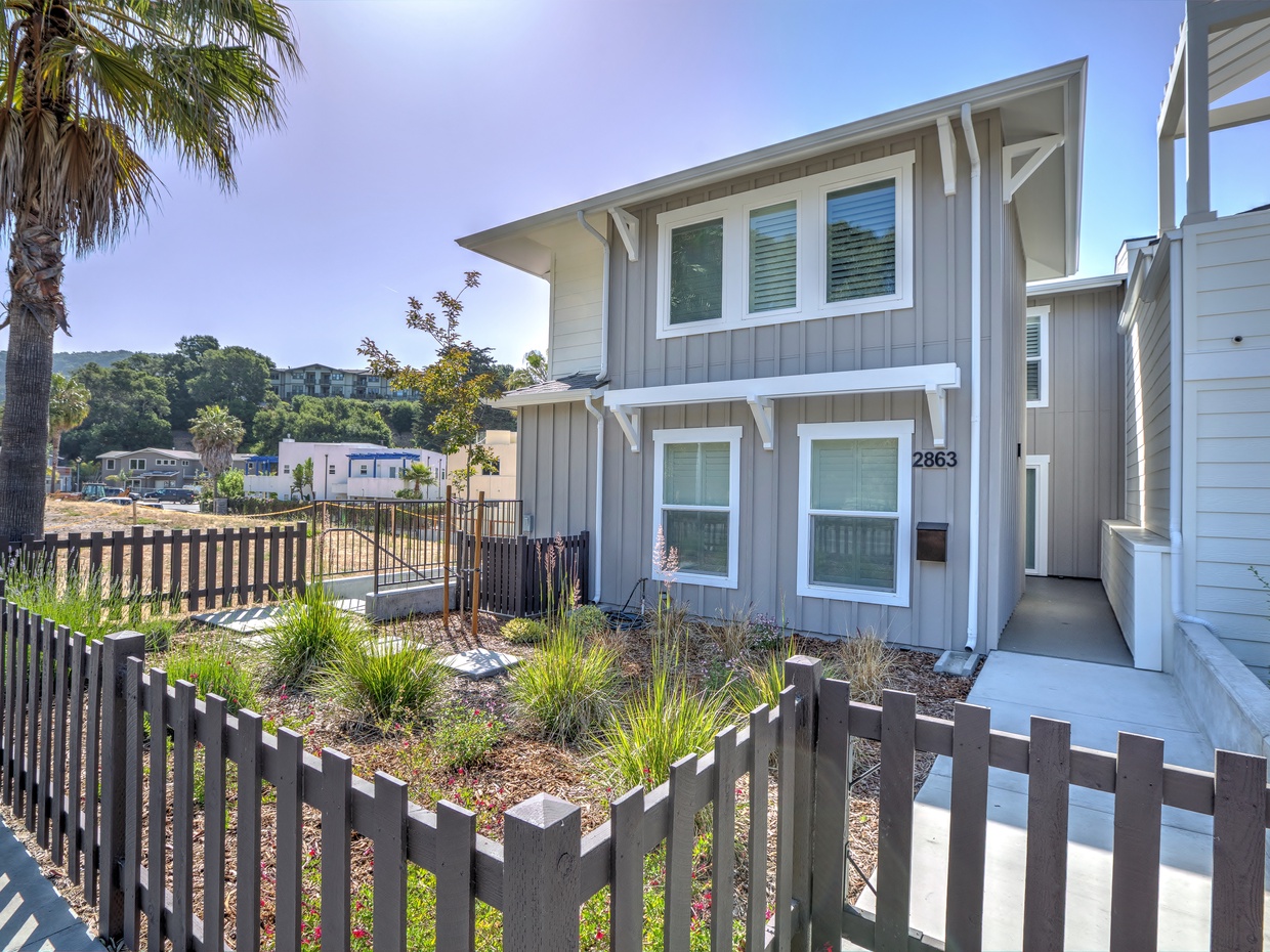 Welcome to Amore Avila. This is a single family home located on Avila Beach Drive. There is a nearby full-time resident. Due to close proximity we ask our guest to respect quiet hours 10pm to 8am.