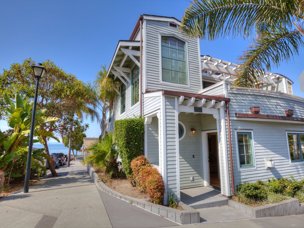 Sunset seekers wanted in Avila Beach - 305 1st Street, Avila Beach CA 93424