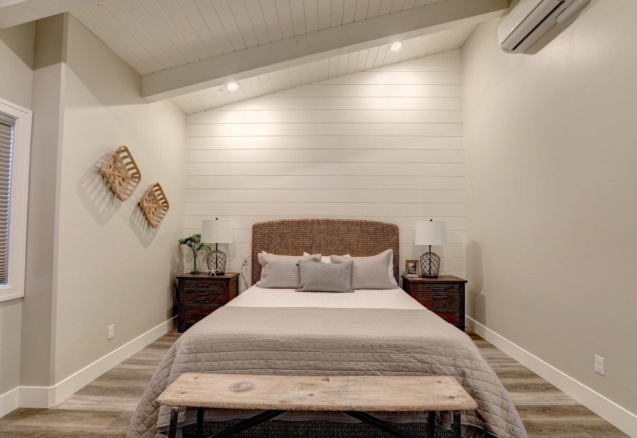 Master suite located in half-basement suite