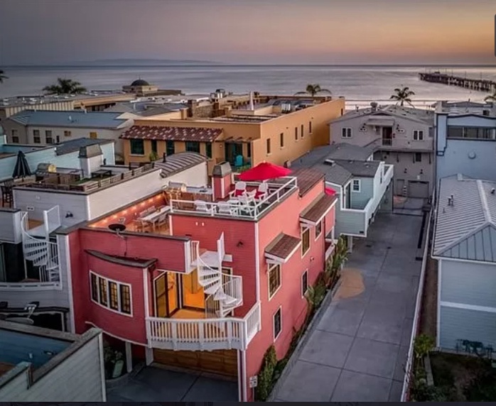 Welcome to Bella Vue! Located right in the heart of Avila Beach, you are just steps away from the pier and oceanfront shopping & dining.